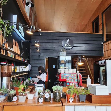 Hotel & Cafe Bauda Кастро Екстериор снимка