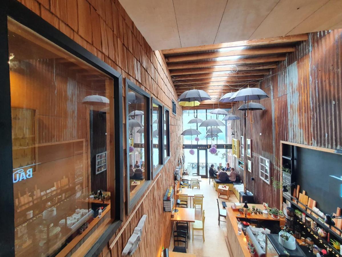 Hotel & Cafe Bauda Кастро Екстериор снимка