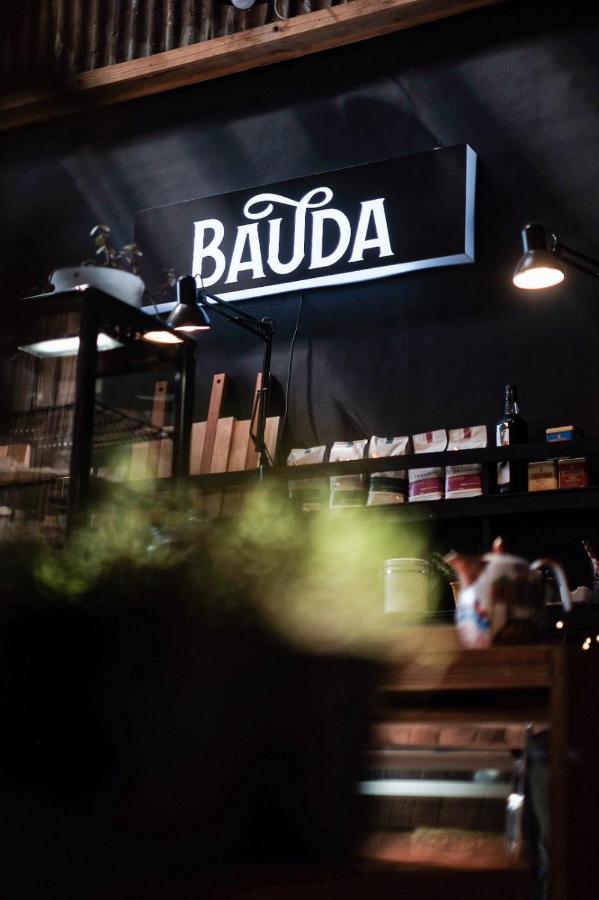 Hotel & Cafe Bauda Кастро Екстериор снимка